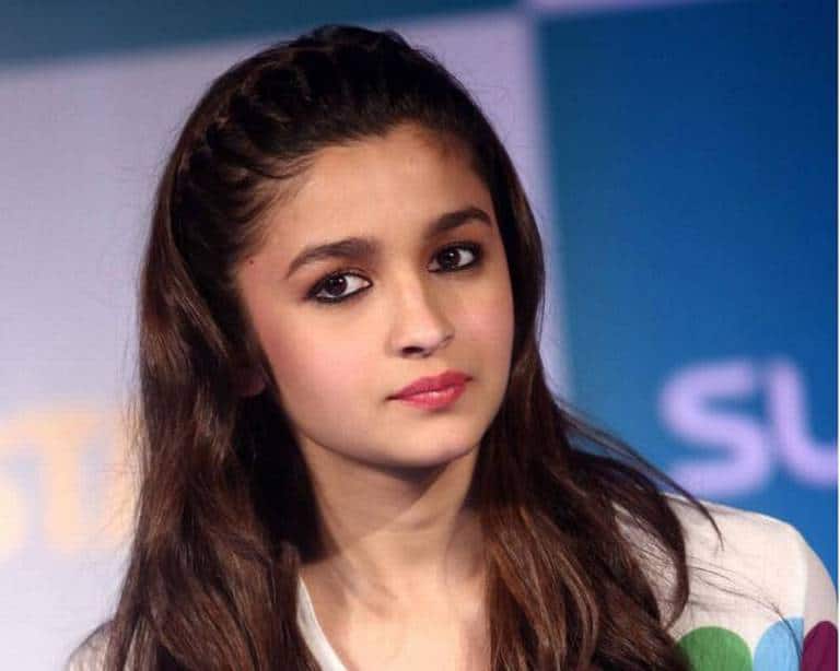 TrendMantra ALIA-BHATT-ANGRY Are these Bollywood celebrities paying the income tax correctly or hiding their income from the Government? 
